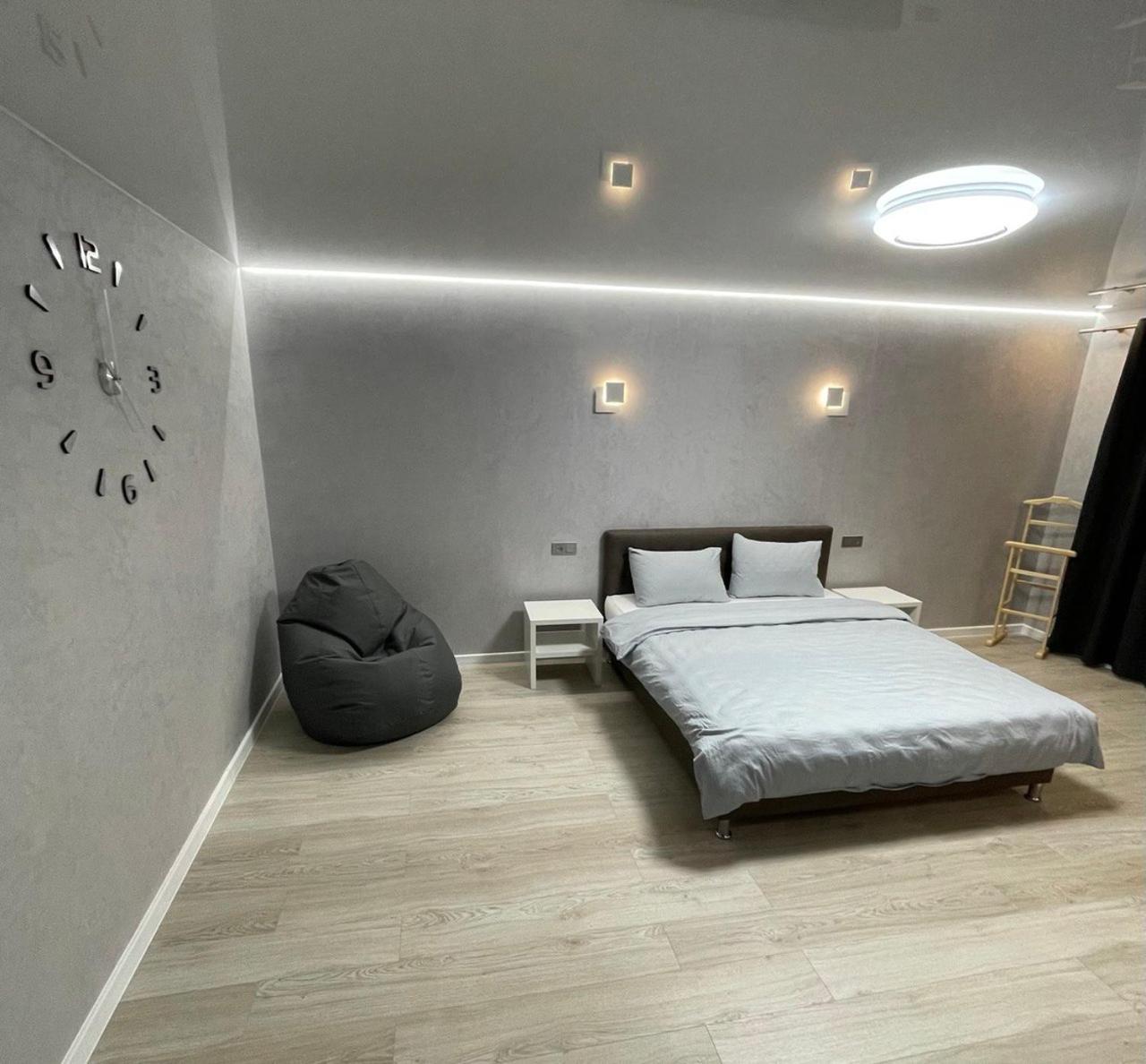 Apartcenter Вип Апартаменты В Центре Города На Гагарина Krywyj Rih Exterior foto