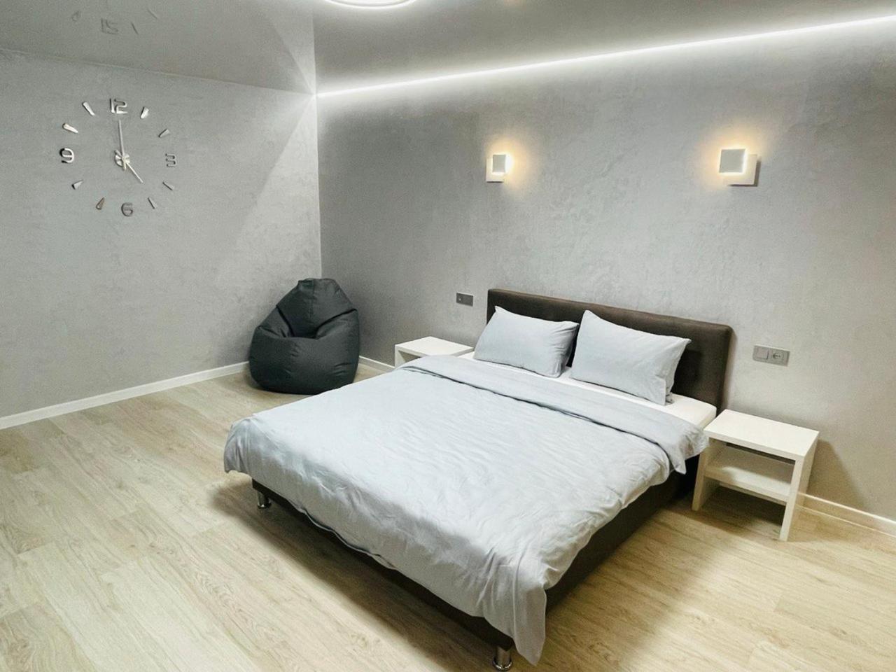 Apartcenter Вип Апартаменты В Центре Города На Гагарина Krywyj Rih Exterior foto