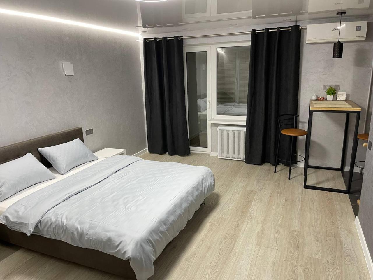 Apartcenter Вип Апартаменты В Центре Города На Гагарина Krywyj Rih Exterior foto